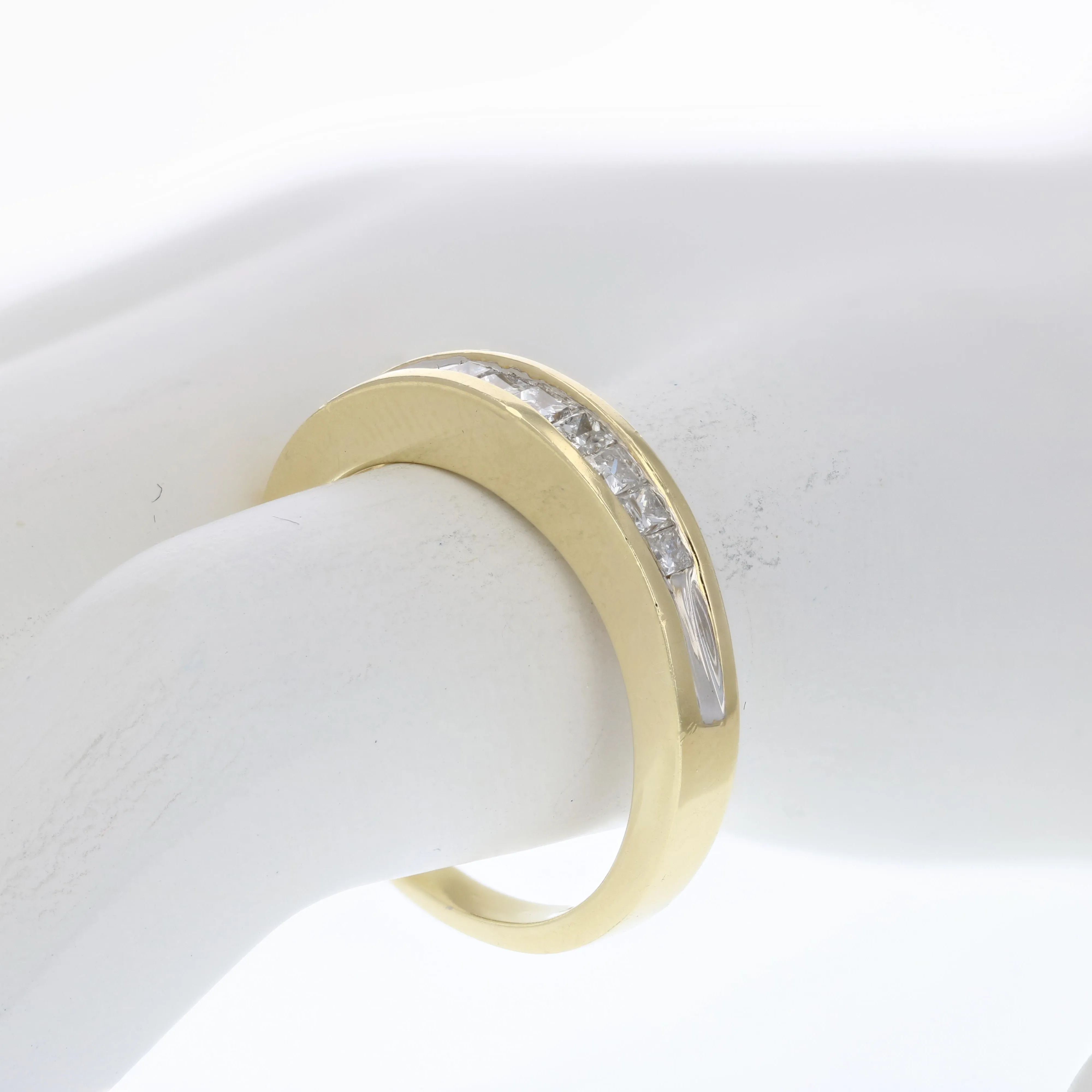 0.25 cttw Diamond Princess Wedding Band in 14K Yellow Gold