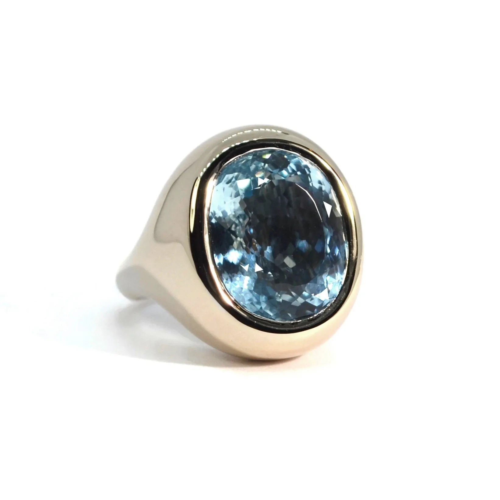 A & Furst - Essential - One of a Kind Cocktail Ring with Aquamarine, 18k White Gold