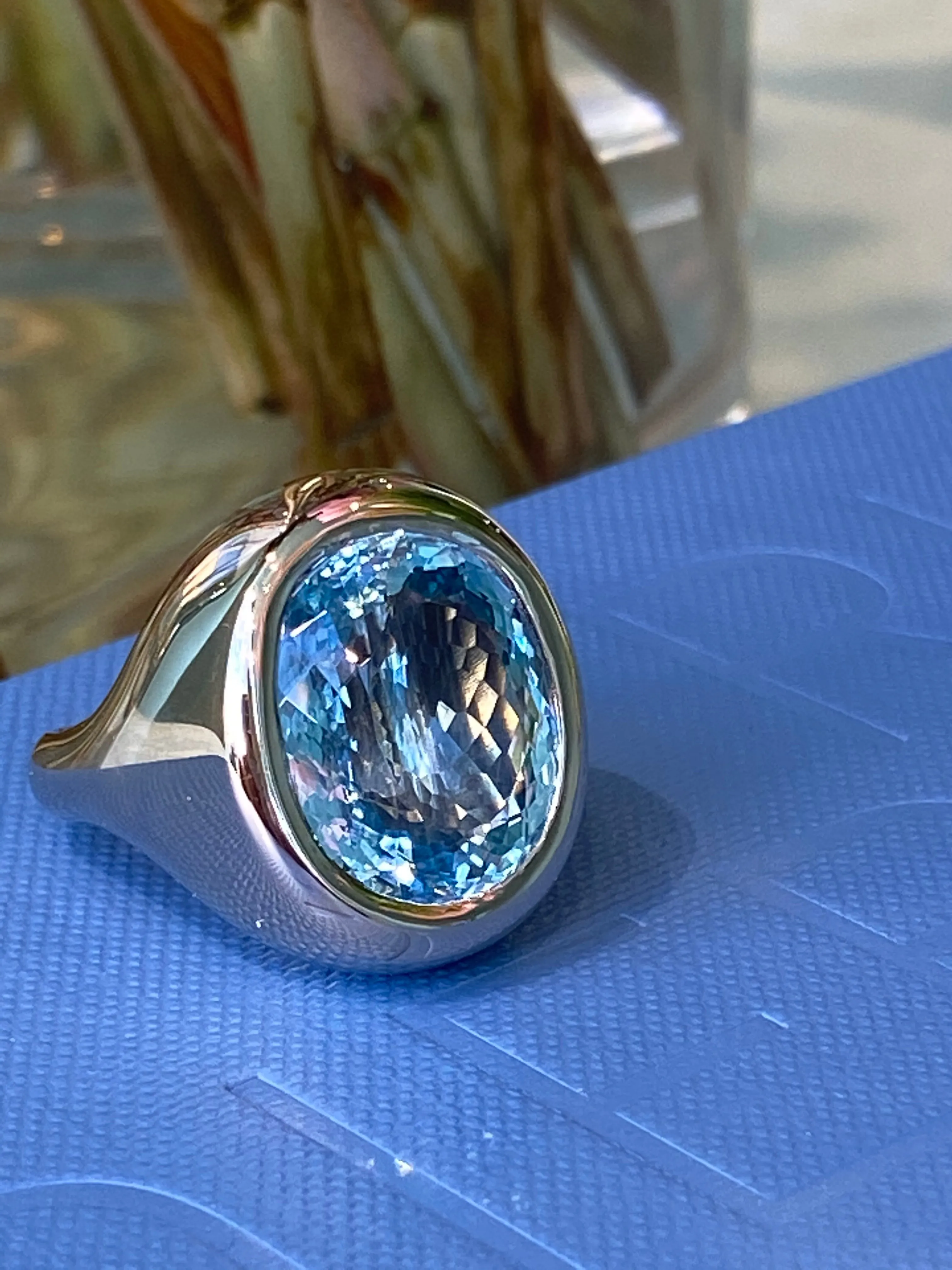 A & Furst - Essential - One of a Kind Cocktail Ring with Aquamarine, 18k White Gold