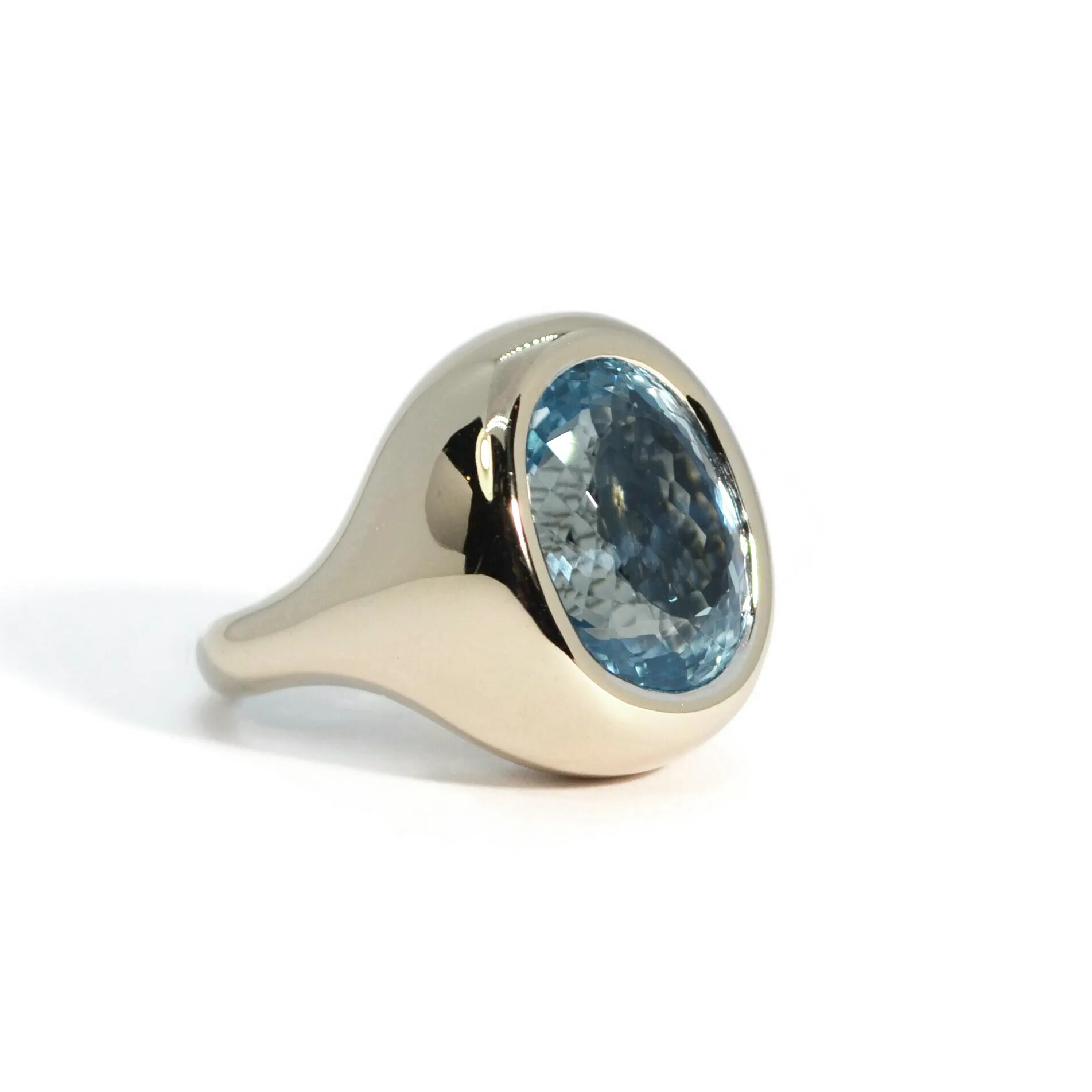 A & Furst - Essential - One of a Kind Cocktail Ring with Aquamarine, 18k White Gold