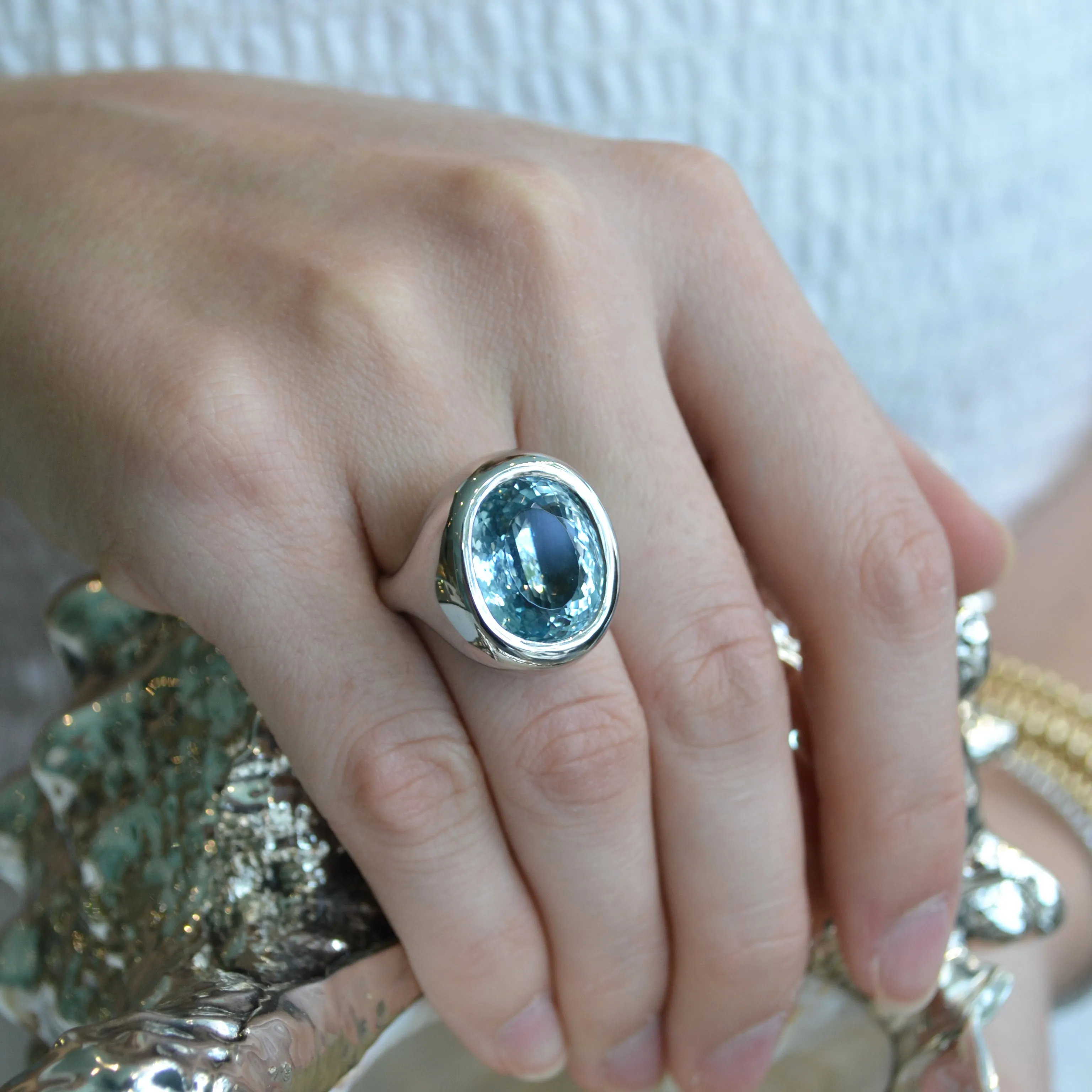 A & Furst - Essential - One of a Kind Cocktail Ring with Aquamarine, 18k White Gold