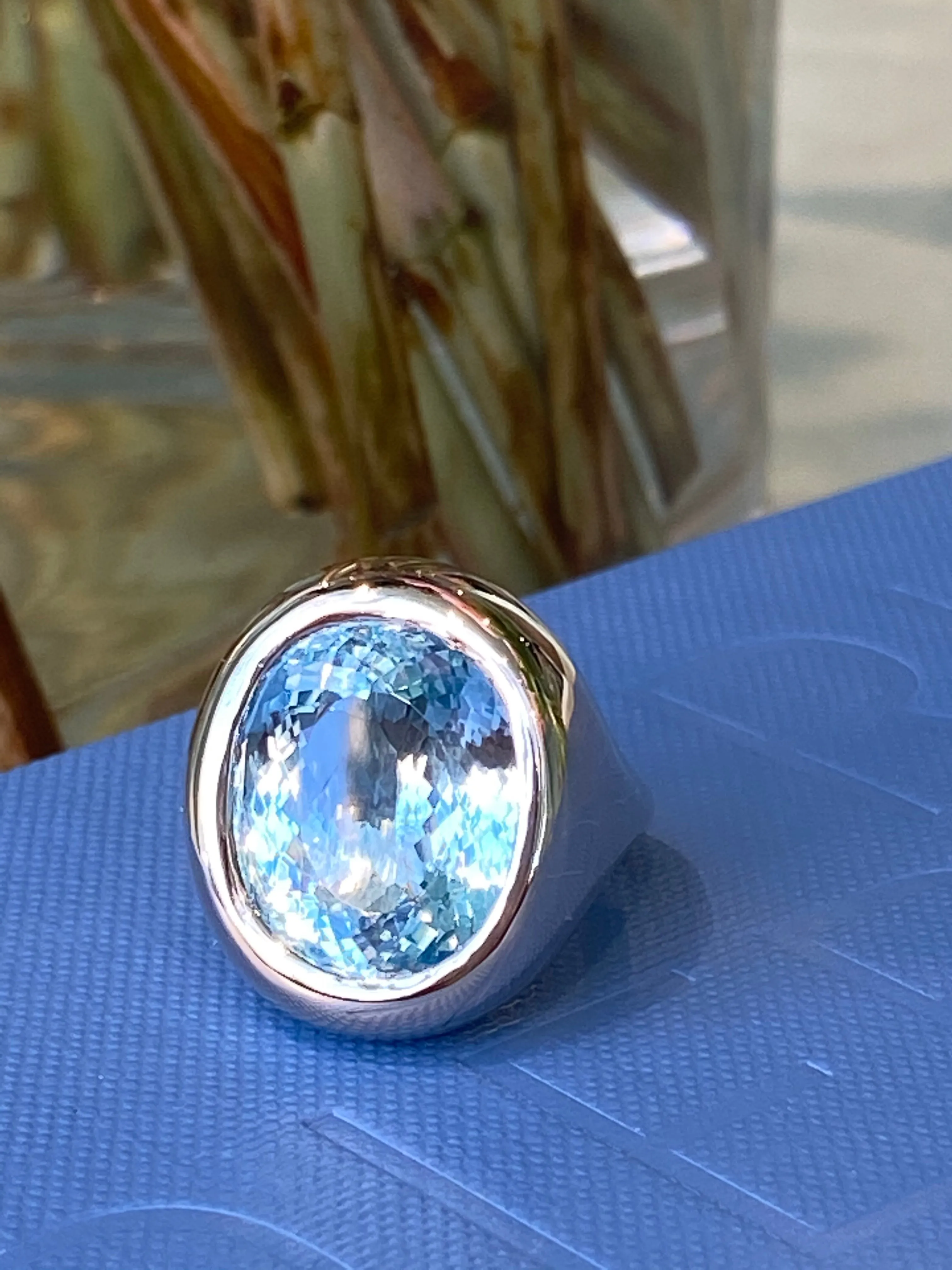 A & Furst - Essential - One of a Kind Cocktail Ring with Aquamarine, 18k White Gold