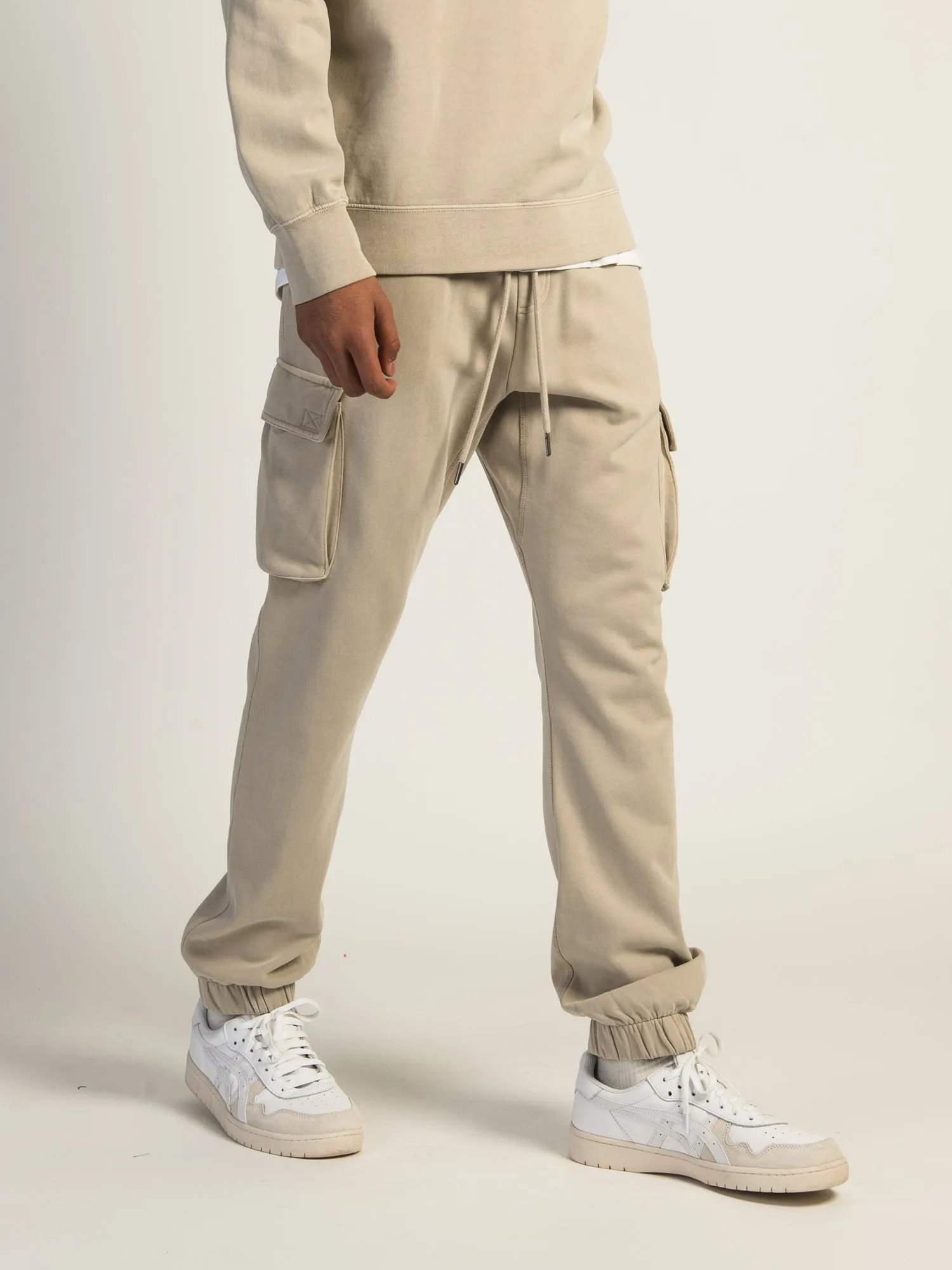 KOLBY PARKER GARMET DYE CARGO JOGGER - OATMEAL