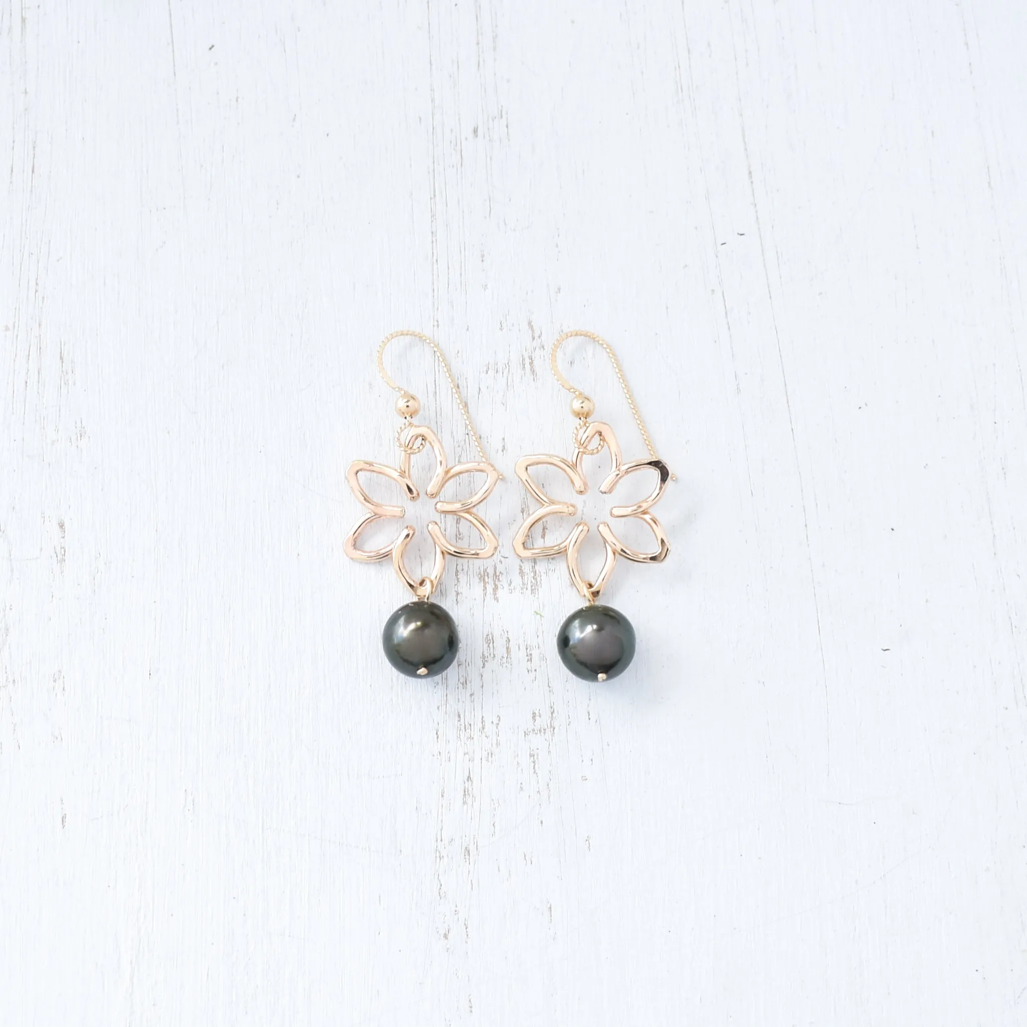 Small Tiare Earrings With Dangling Pearls