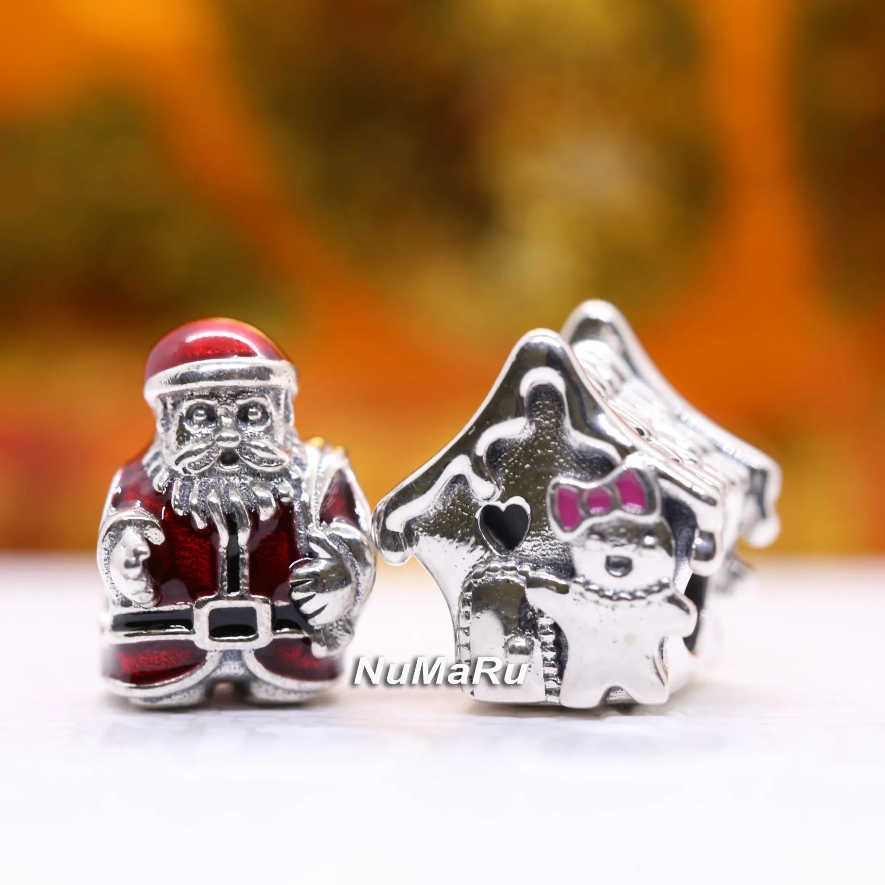 St Nick Santa Gingerbread House Christmas Gift Set Charm