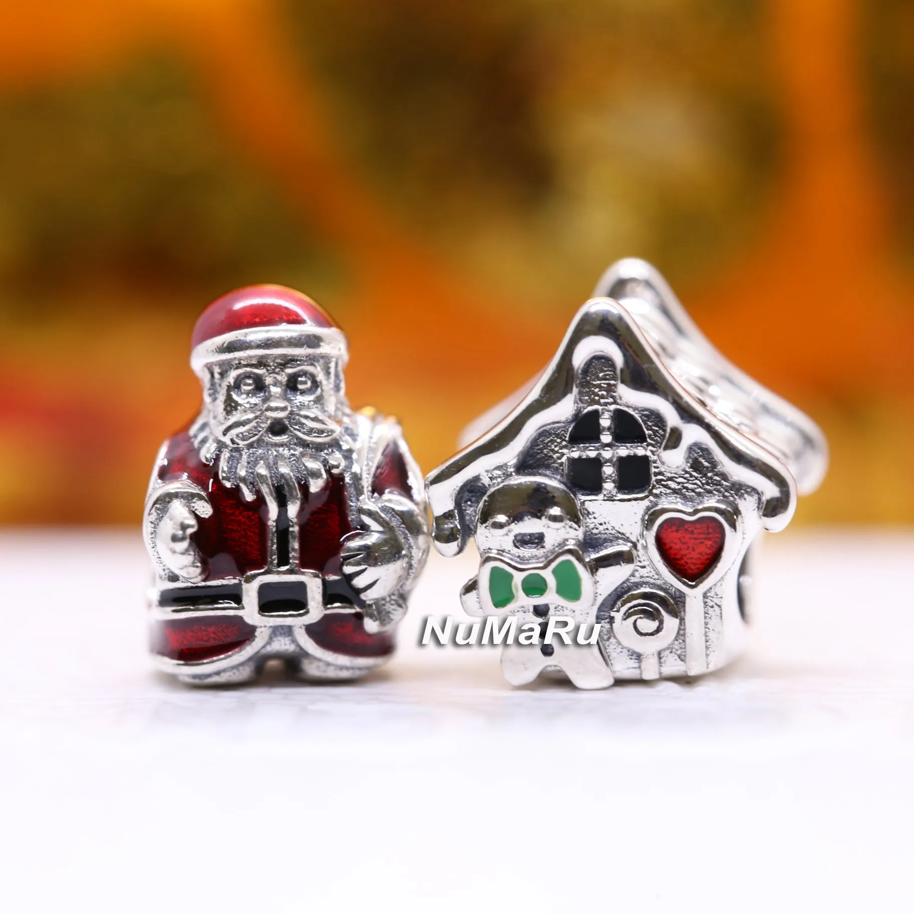 St Nick Santa Gingerbread House Christmas Gift Set Charm