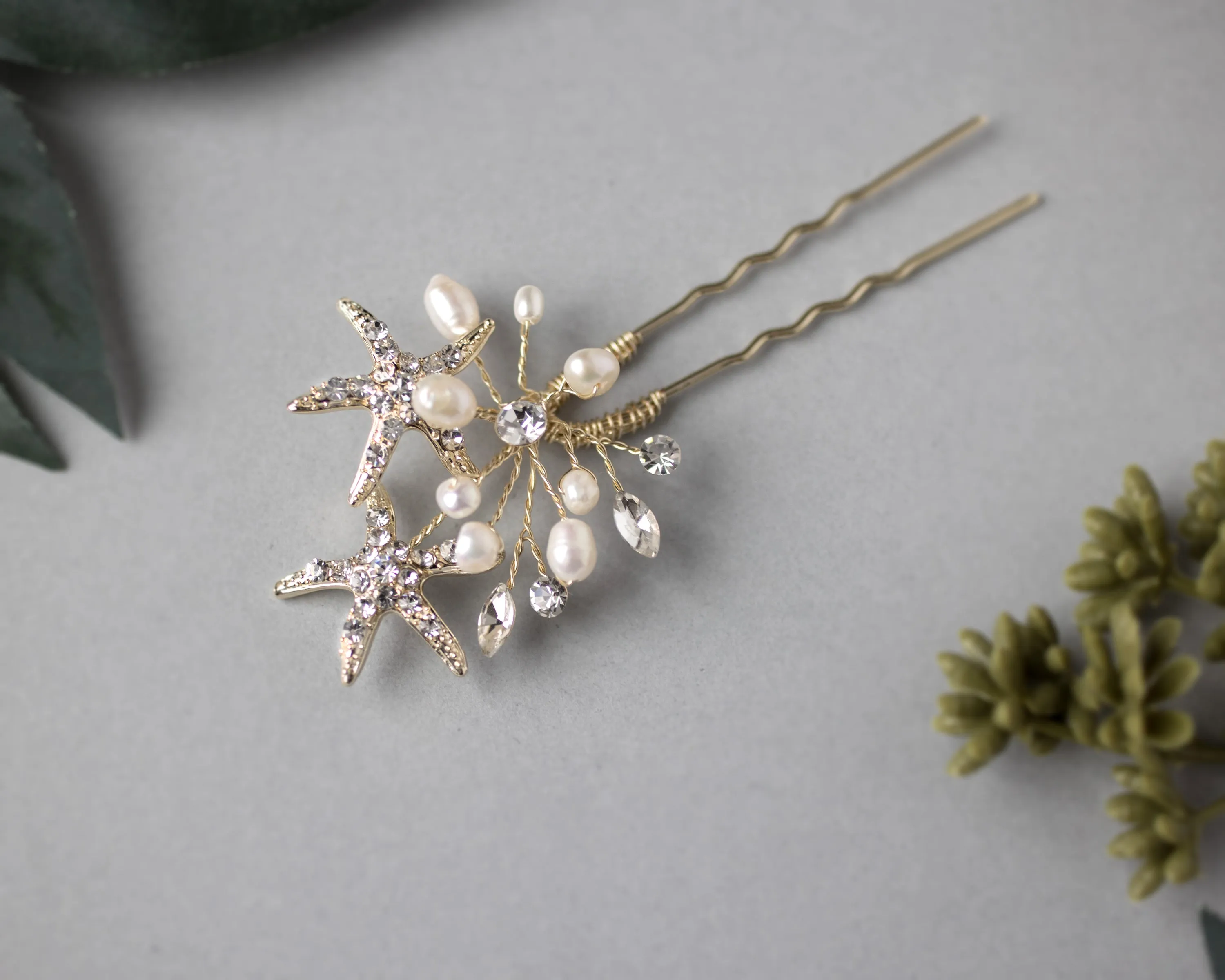 Starfish Hair Pin with Pearls in Light Gold